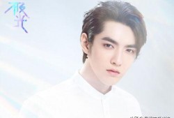 娱乐圈吃瓜爆料鹿晗是谁,鹿晗背后的惊人真相，吃瓜群众纷纷热议